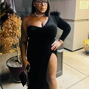 Fashion Nova Black One-Shoulder Dress with Feather Detail